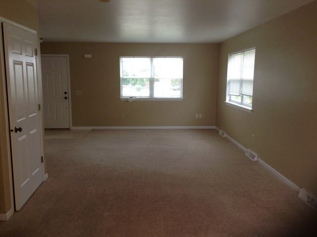 104 Amanda Ct - Photo 3 of 14