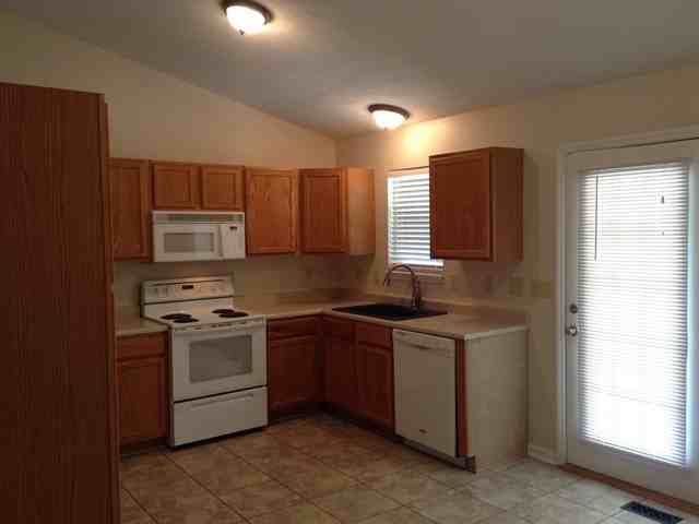 18 Partridge Dr - Photo 3 of 10