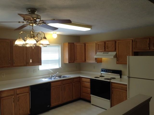 4646 Bluejay Ct - Photo 3 of 7