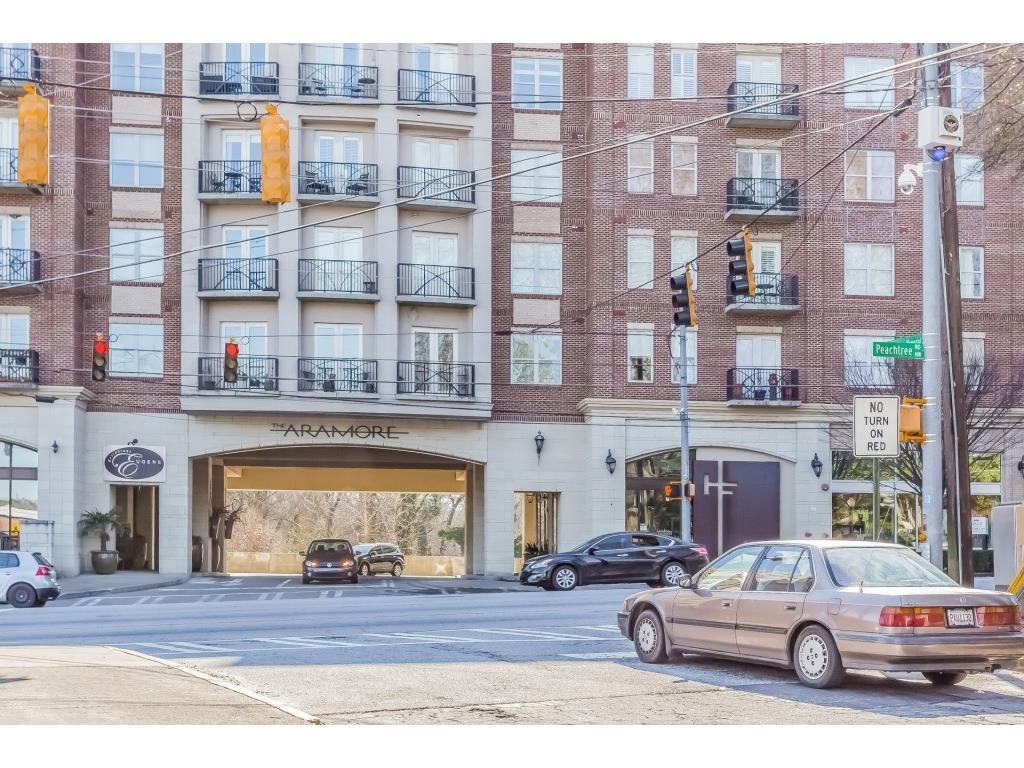 2255 Peachtree Rd #721 - Photo 3 of 25