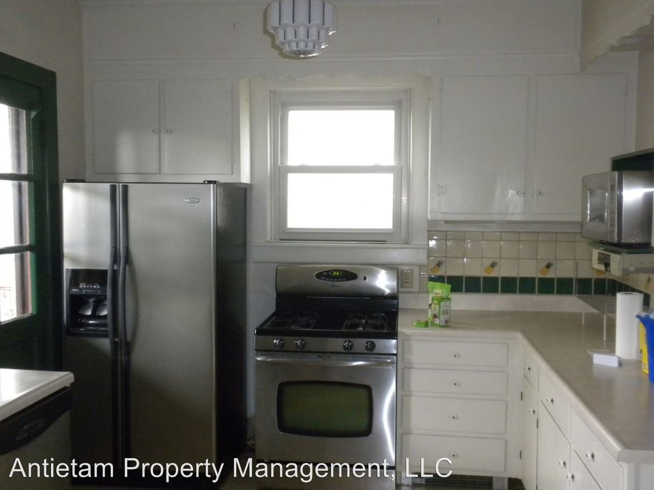 604 Summit Ave - Photo 2 of 11