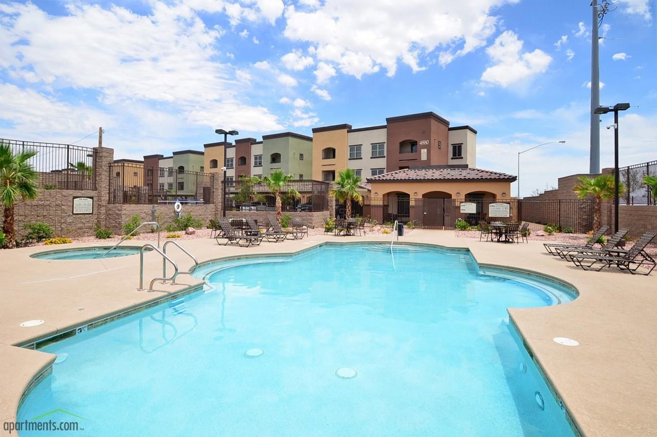 Santa Barbara Palms - Photo 2 of 29