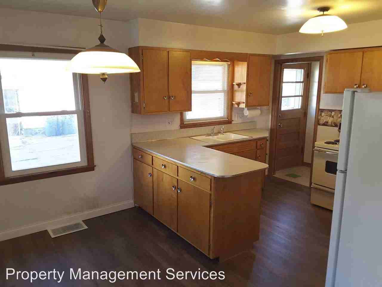 310 S Jackson St - Photo 2 of 10