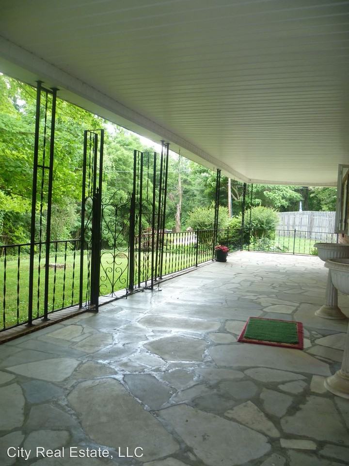 95 Craggy Ave - Photo 3 of 34