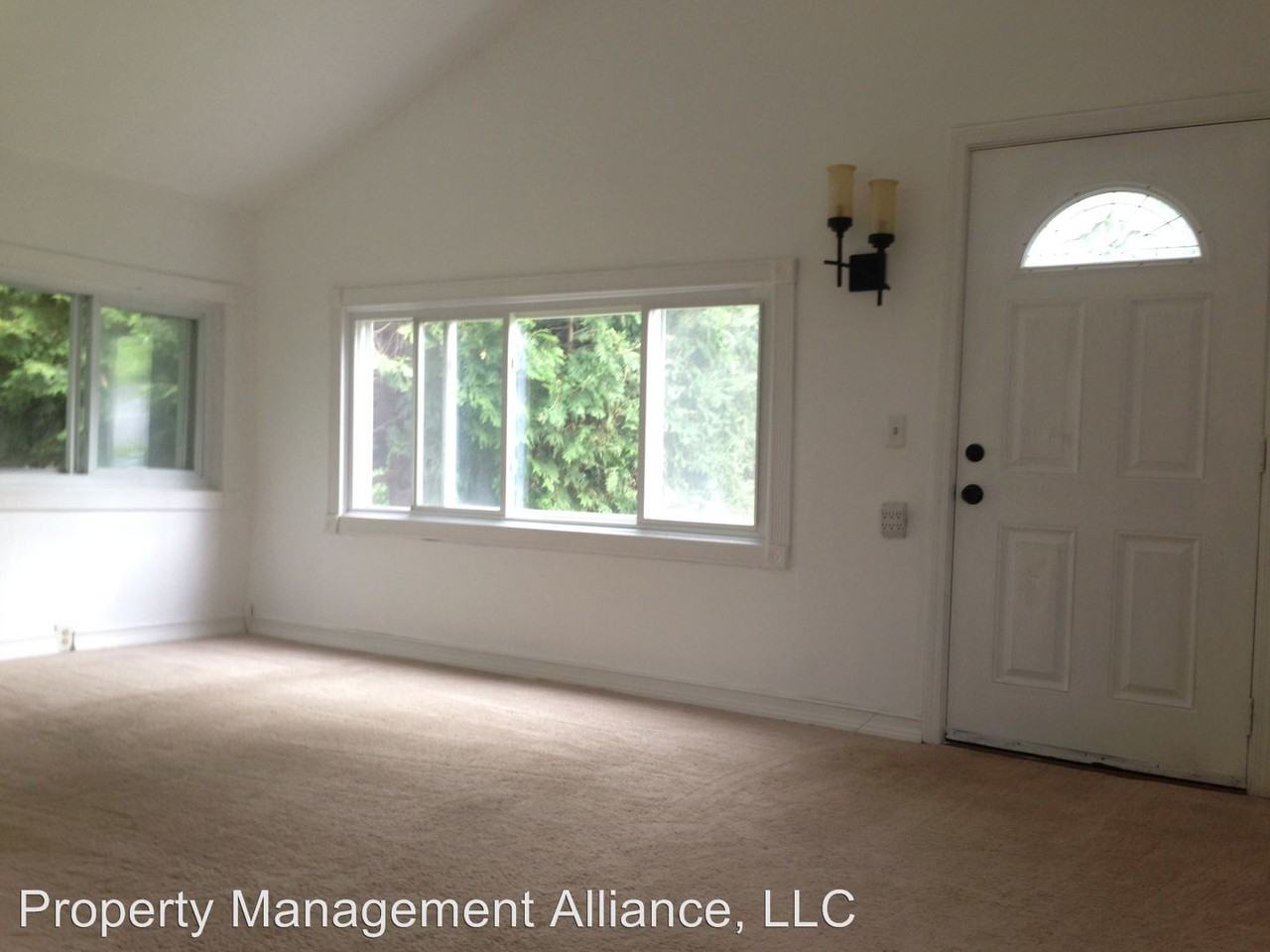 103 Sidney St - Photo 3 of 16