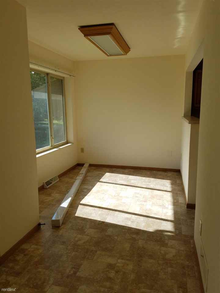 5212 Paulson Rd - Photo 3 of 15