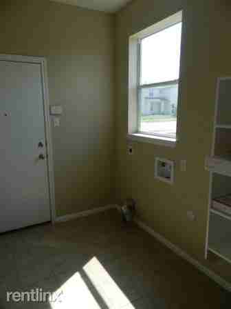 413 E Orion Dr - Photo 3 of 12