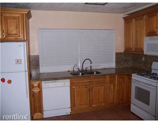 2812 Canal Rd - Photo 2 of 15