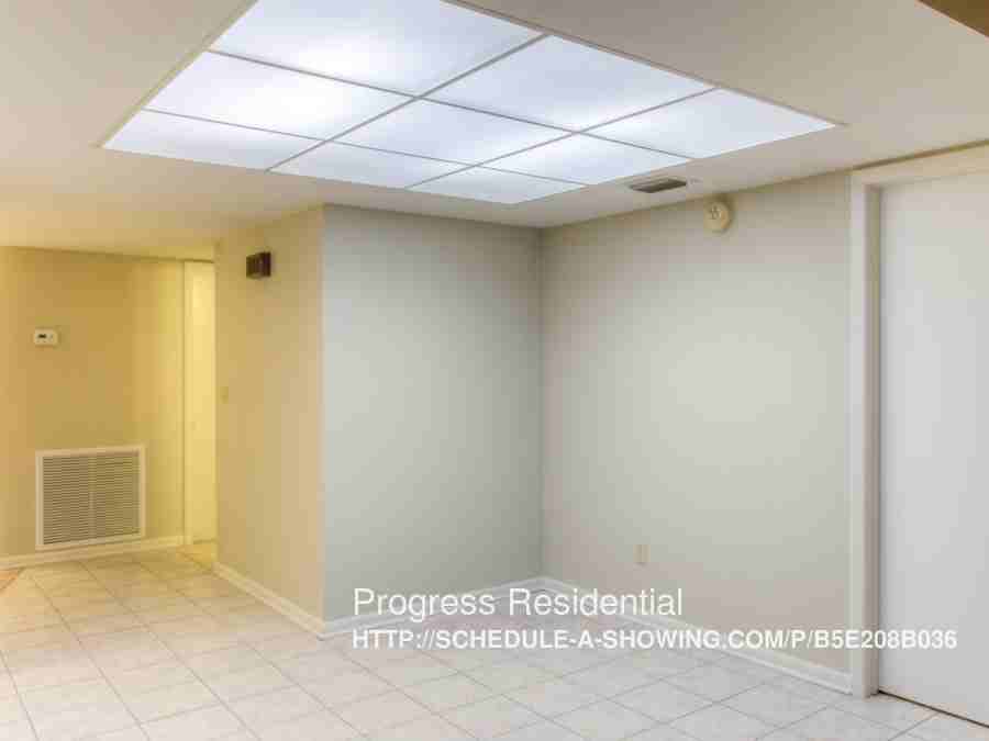 16536 Lake Forest Dr - Photo 2 of 23