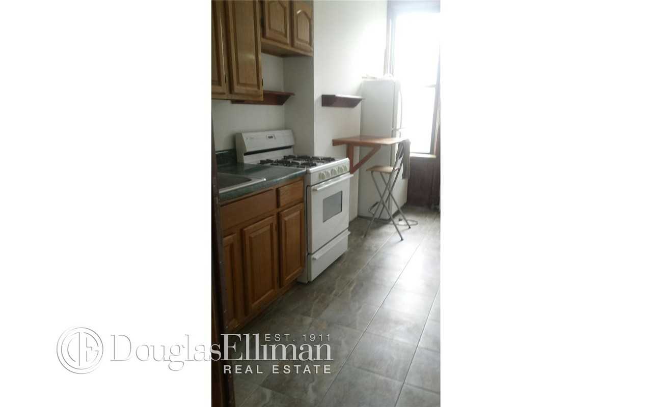 160 Monitor St #2 - Photo 2 of 3