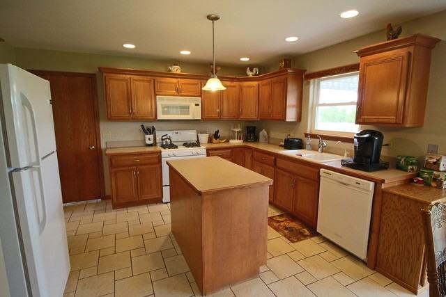 632 Sandburg St - Photo 2 of 25