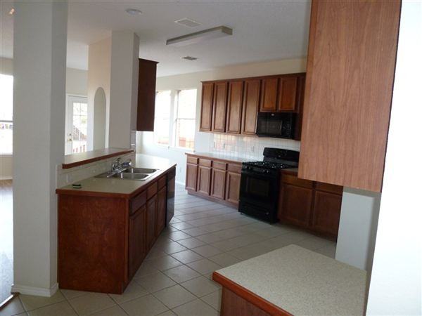 4012 Oakwood Dr - Photo 2 of 11