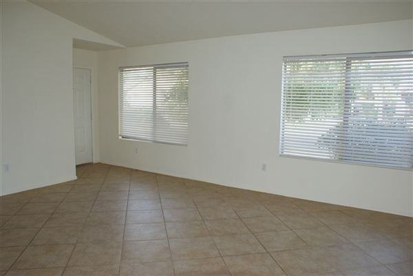 1442 W Vaughn Ave - Photo 2 of 3