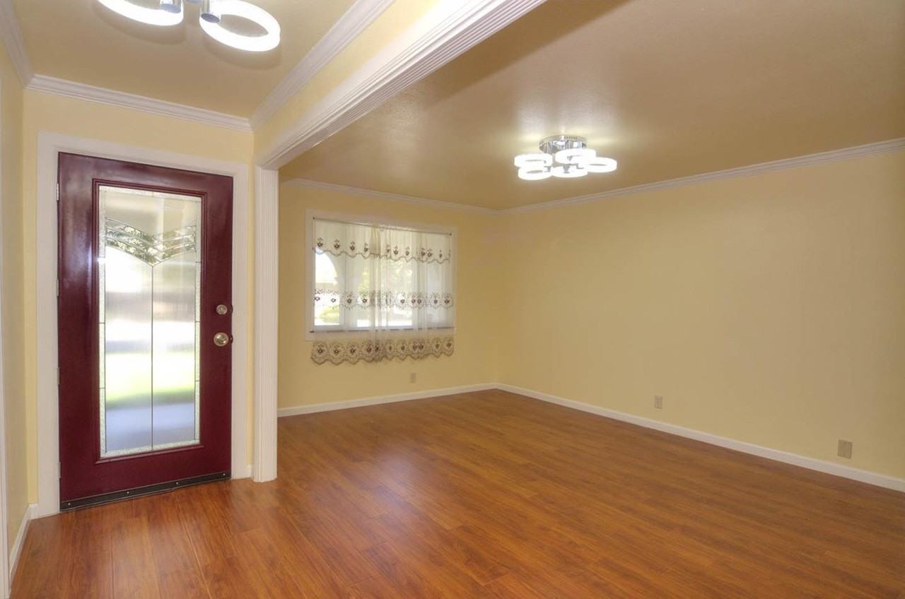5830 Lean Ave - Photo 2 of 8