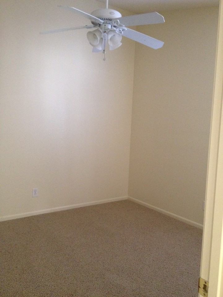 1004 E Liberty Ln - Photo 3 of 14