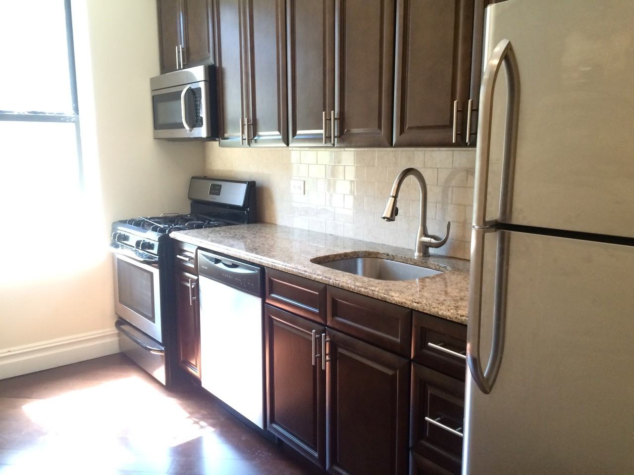 240 President Street - Photo 2 of 5