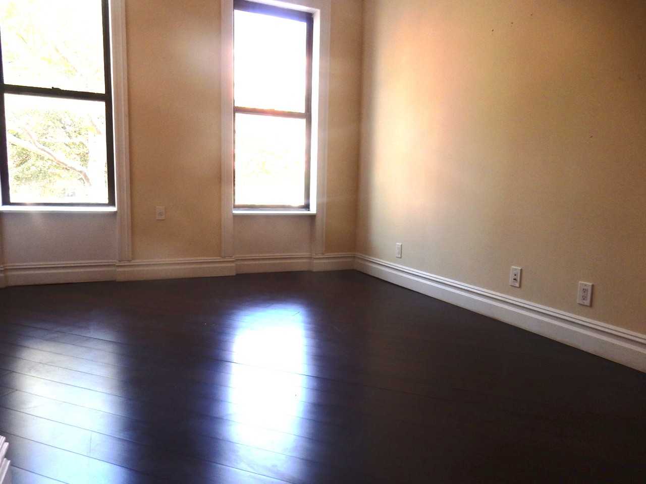 240 President Street - Photo 3 of 5