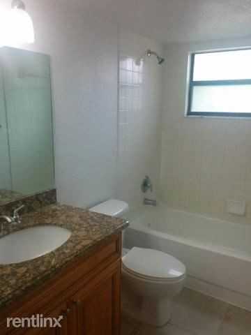 1661 Balfour Point Dr - Photo 3 of 6