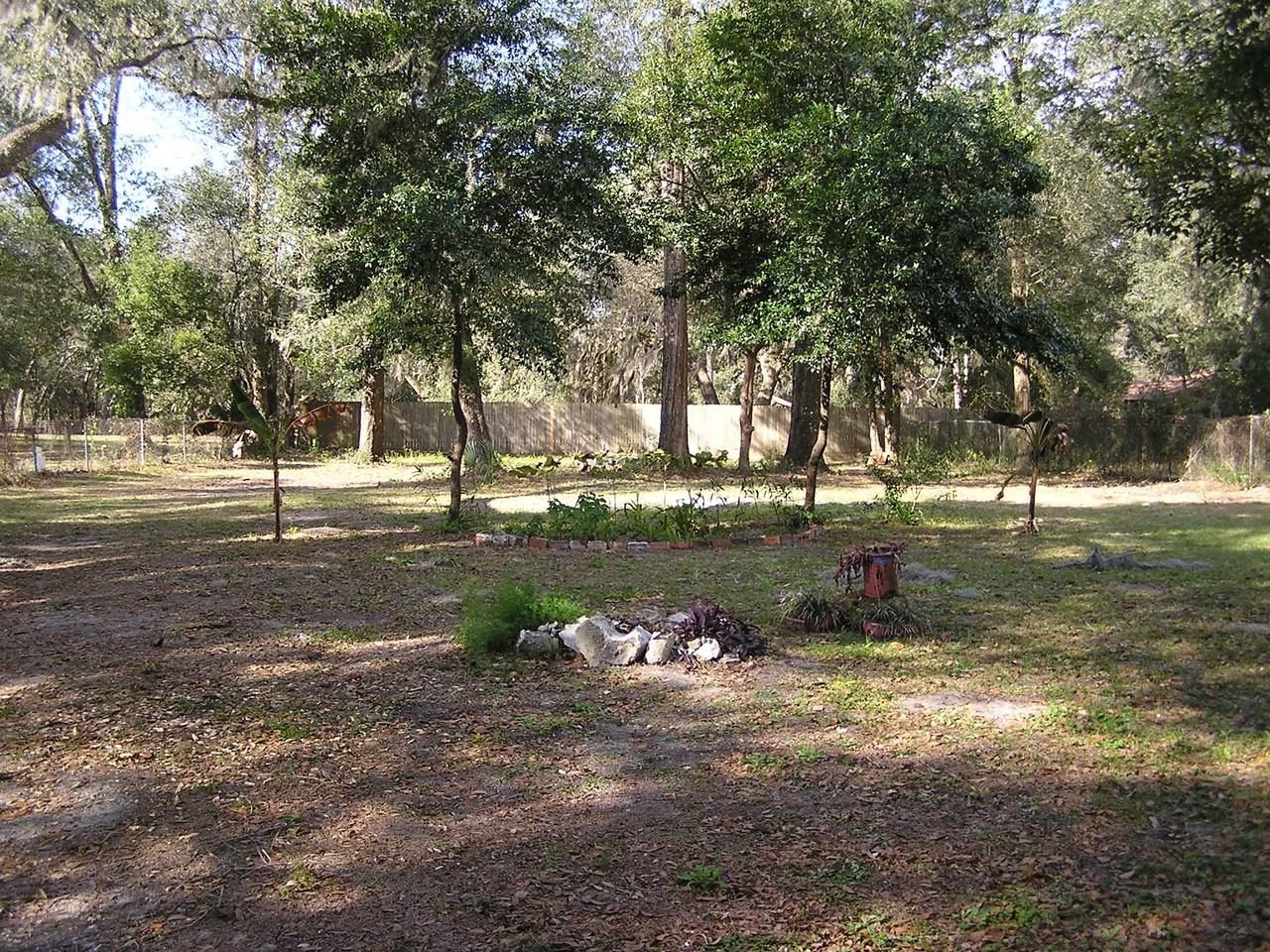 1971 Tanglewood Dr - Photo 2 of 9