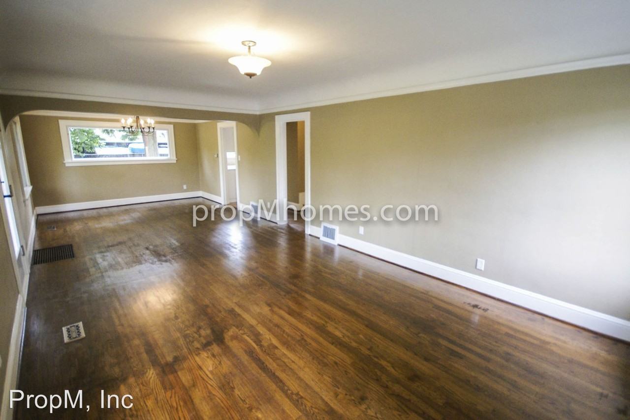 5444 SE Monroe St - Photo 3 of 23