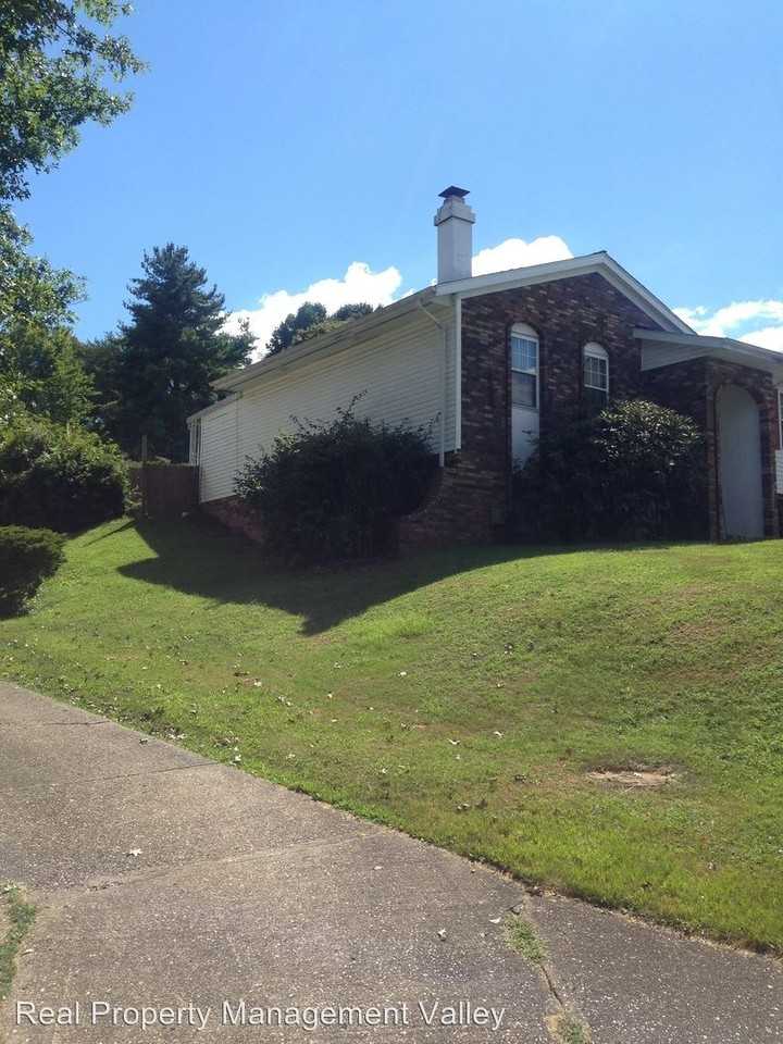 19 Cambridge Dr - Photo 2 of 21