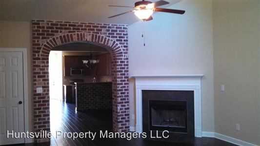 1012 Scarlet Woods - Photo 2 of 15