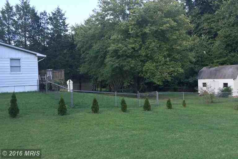 5230 Green Ln - Photo 3 of 8
