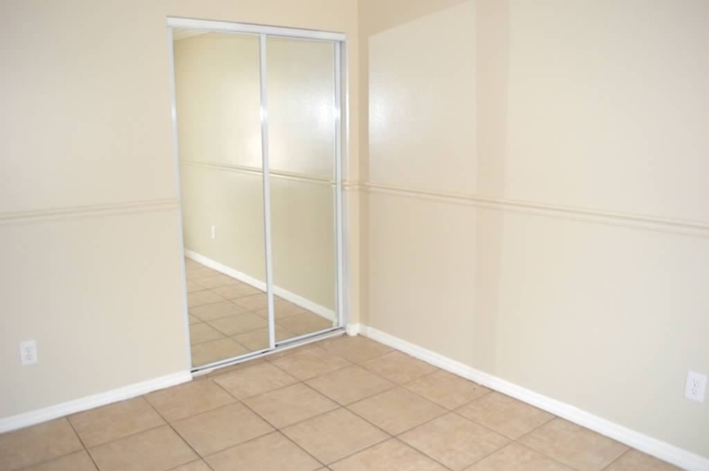 518 Providence Blvd - Photo 2 of 8