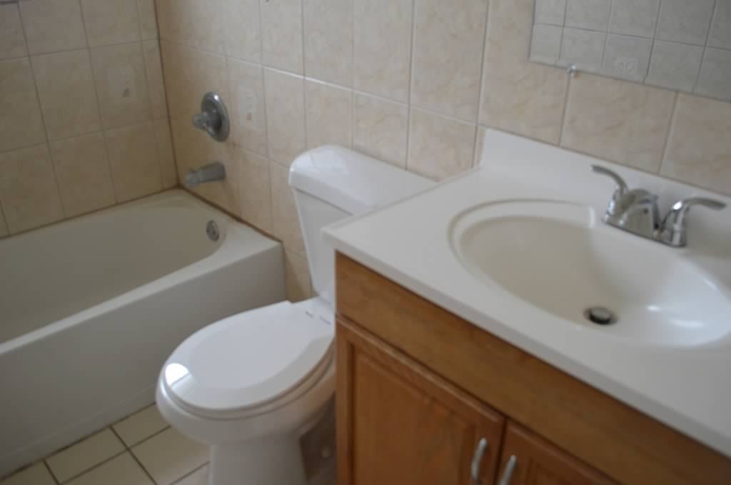 518 Providence Blvd - Photo 3 of 8