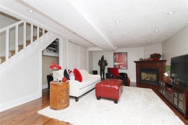 191 Lawrence Avenue West - Photo 2 of 8