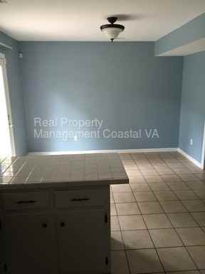 524 Helm Dr - Photo 2 of 7