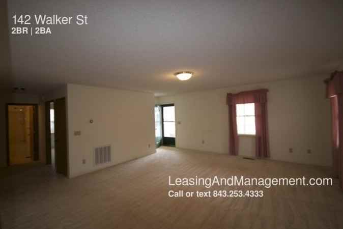 142 Walker St - Photo 2 of 11