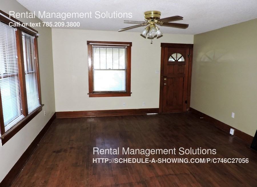 1162 SW Randolph Ave - Photo 2 of 10