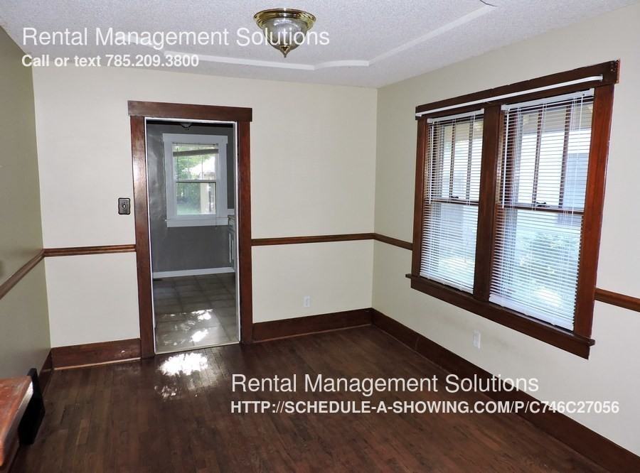 1162 SW Randolph Ave - Photo 3 of 10