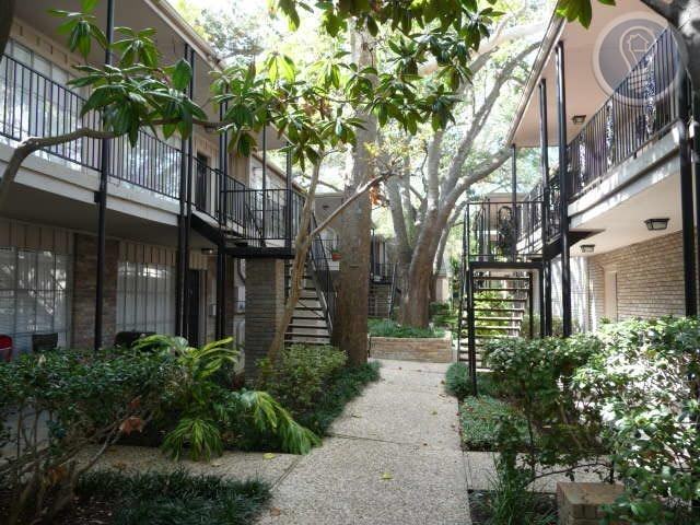 5010 Woodway Drive - Photo 4 of 8