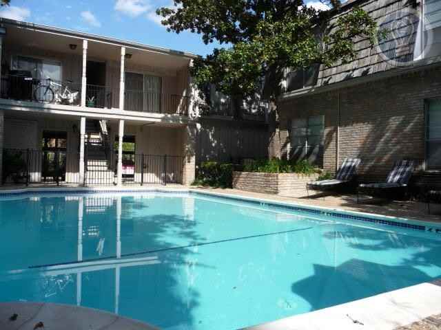 5010 Woodway Drive - Photo 6 of 8