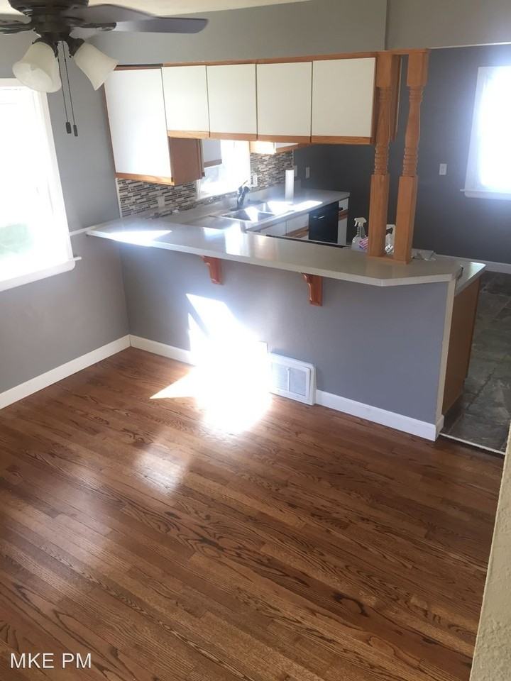 4040 W Green Tree Rd - Photo 3 of 10