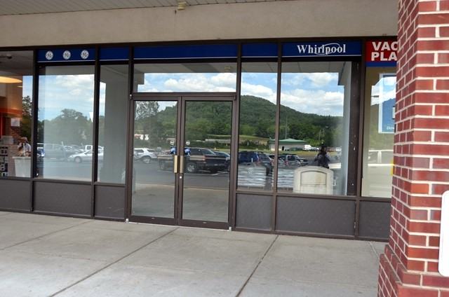 220 Ennis Ln - Photo 3 of 6