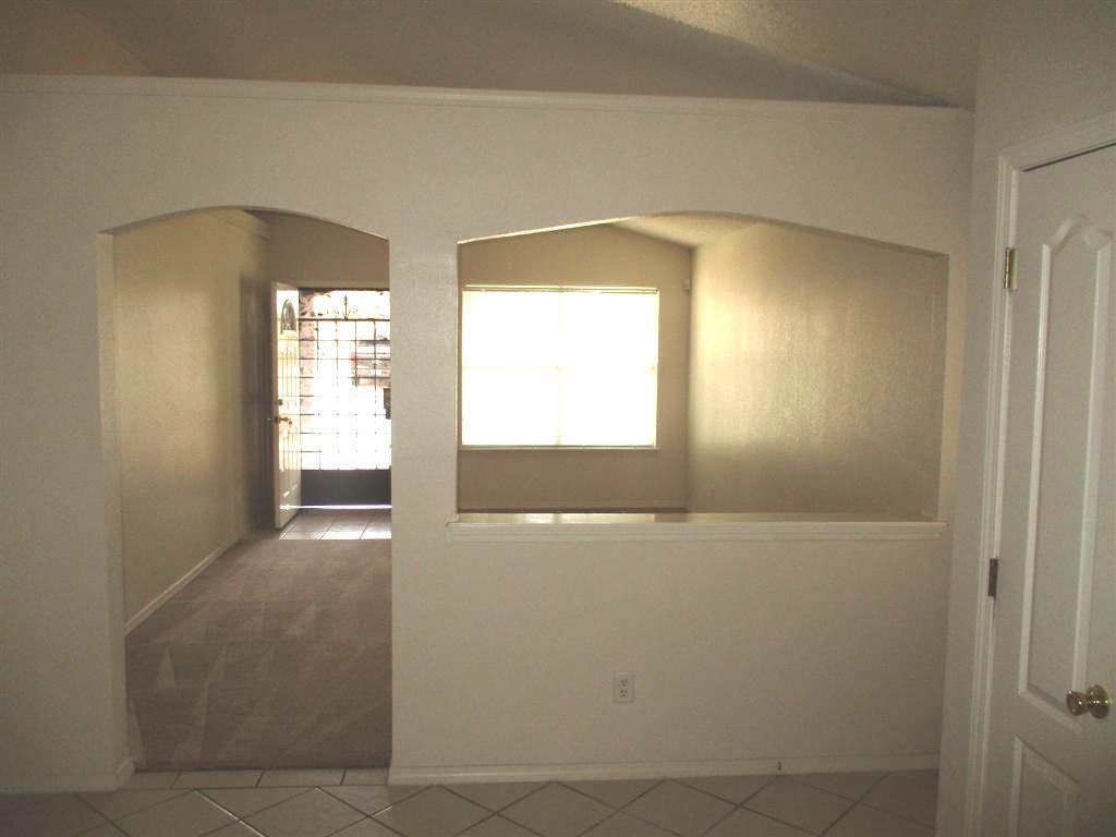 1627 Roger Bombach Dr - Photo 3 of 15