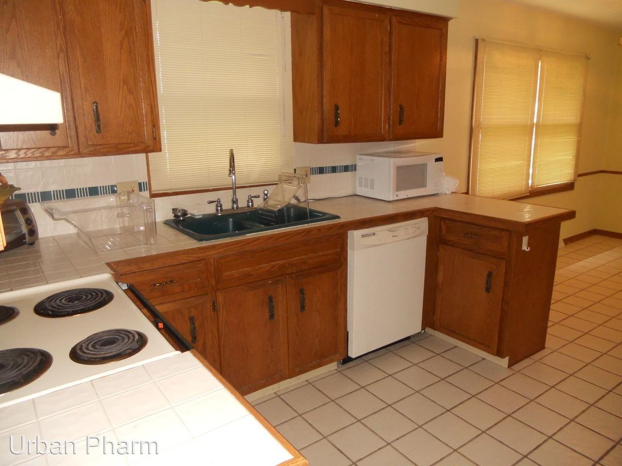 1720 Ridgemoor Dr SE - Photo 2 of 16