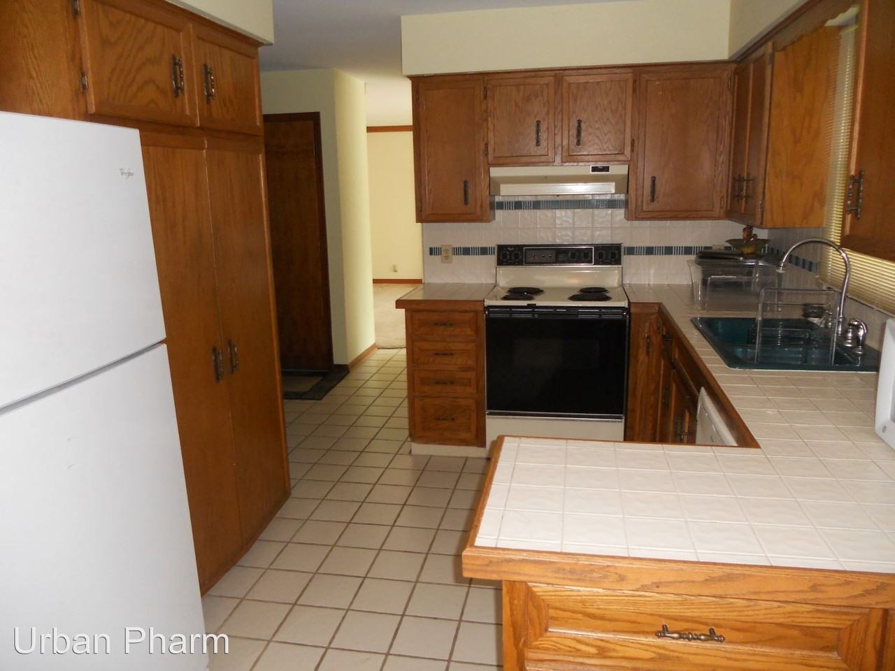 1720 Ridgemoor Dr SE - Photo 3 of 16