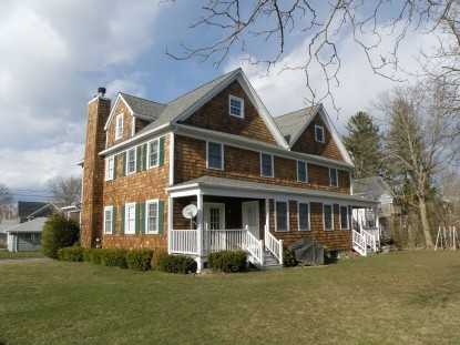 345 Wiggins St - Photo 3 of 16