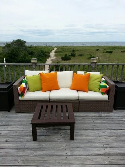 380 Sound Ave - Photo 3 of 16