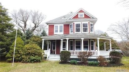 325 Bay Ave - Photo 2 of 12