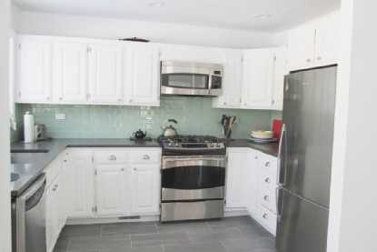 31 Montauk Ave - Photo 3 of 7