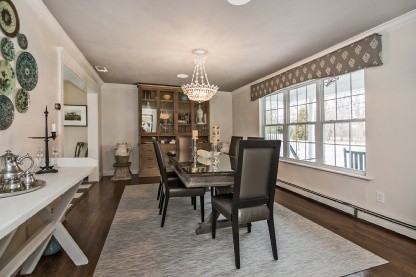 192 S Country Rd - Photo 3 of 16