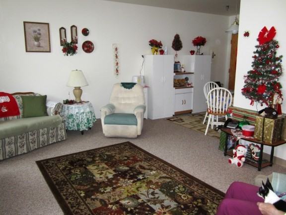 400-408 Elm Ave - Photo 3 of 3