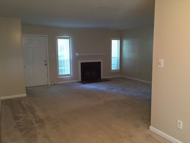 103 Sterling Ct - Photo 3 of 10