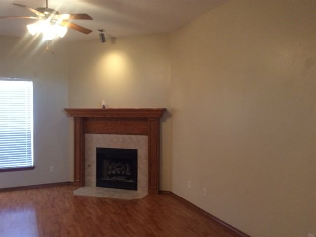 529 Loyd Ln - Photo 2 of 17