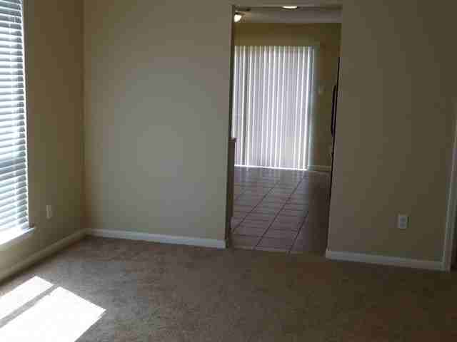 9220 Mahan Dr - Photo 3 of 10